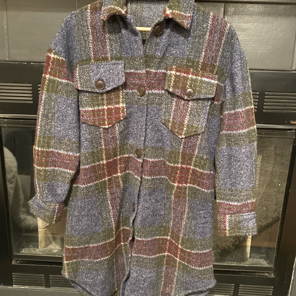 Black label shacket, size small